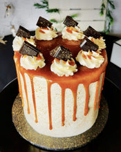 Load image into Gallery viewer, Salted Caramel Drip Cake
